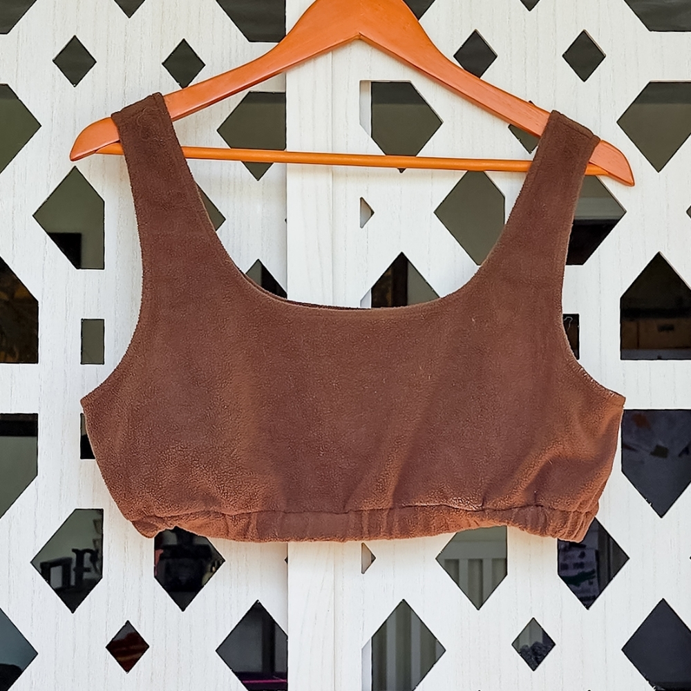 👕 Cropped Brown Teddy Tank